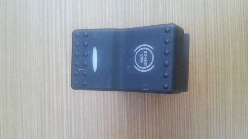 9925581060,豪沃A7ABS诊断开关,济南天翔重卡配件有限公司-靖江东明车门锁业驻济南办事处