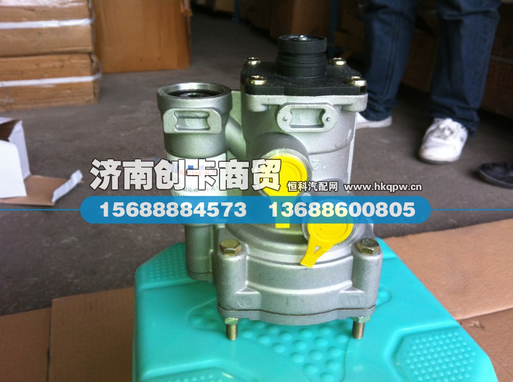 适用于德龙挂车阀带节流（小孔）DZ9100368007