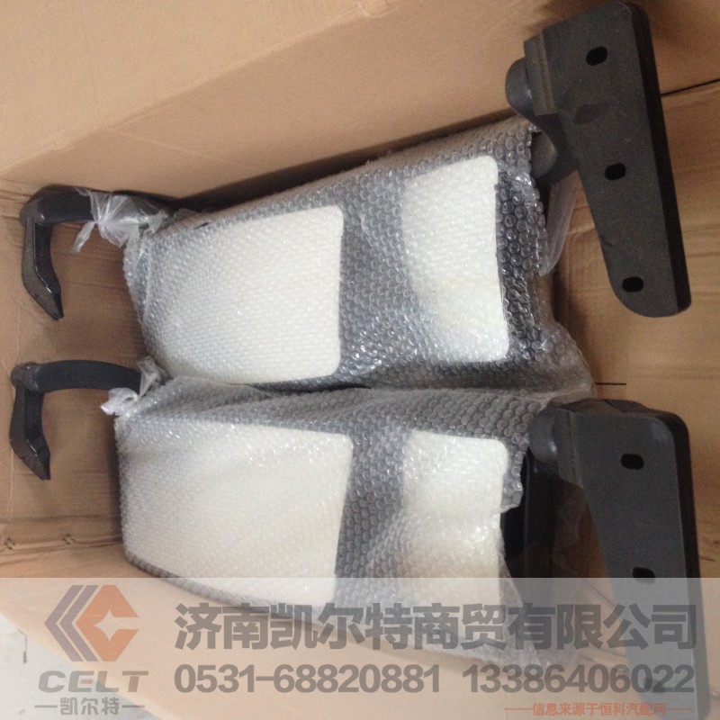 WG1646770002,重汽豪沃右倒车镜,济南凯尔特商贸有限公司
