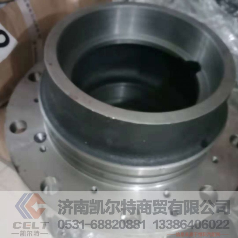 重汽豪沃后轮毂13285312798