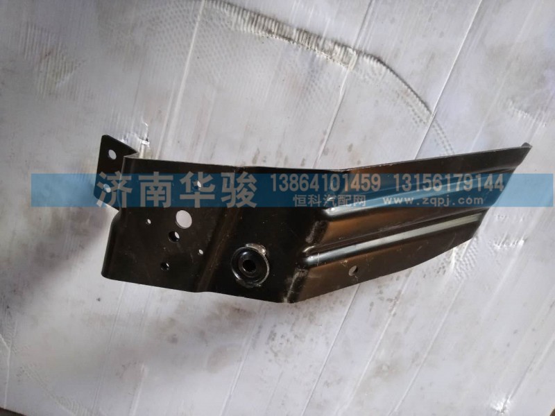84M-02520 前盖板锁右安装板总成