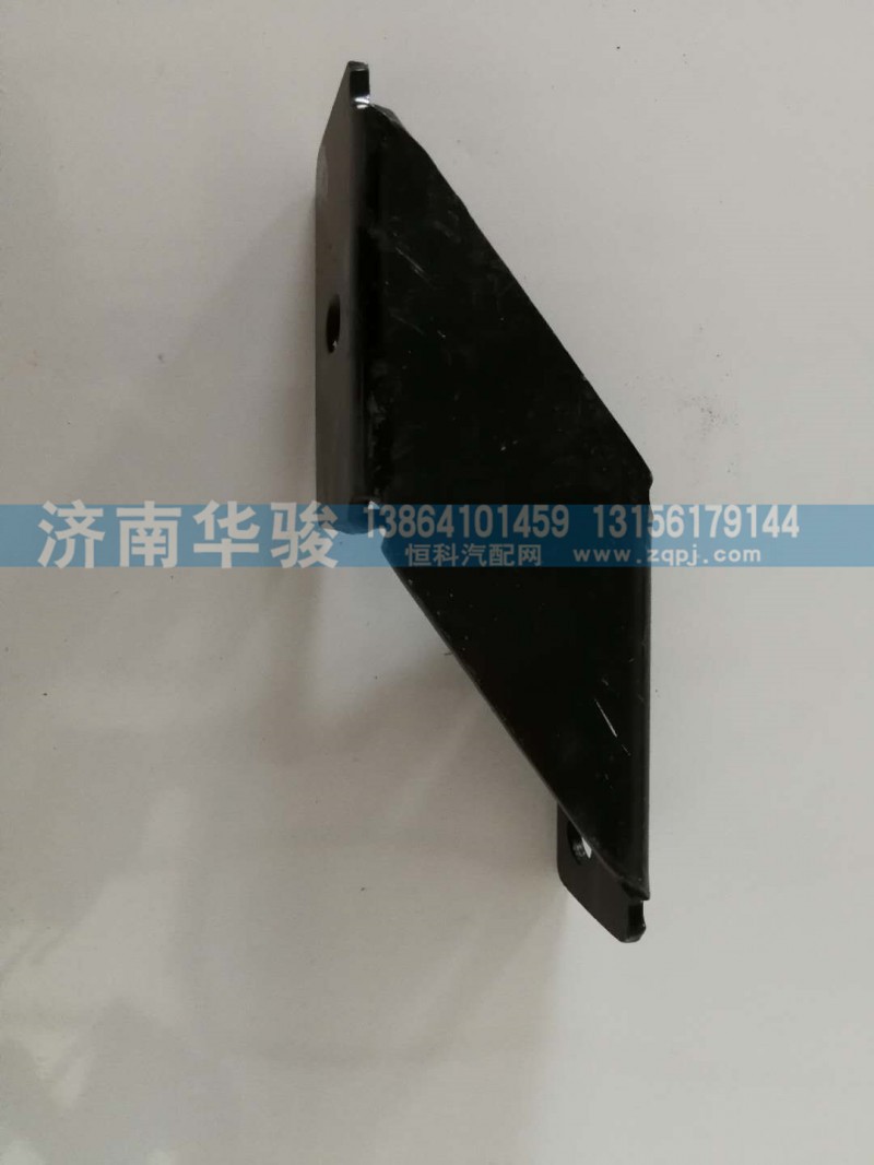 13M-02011-RA 右散热器过渡支架