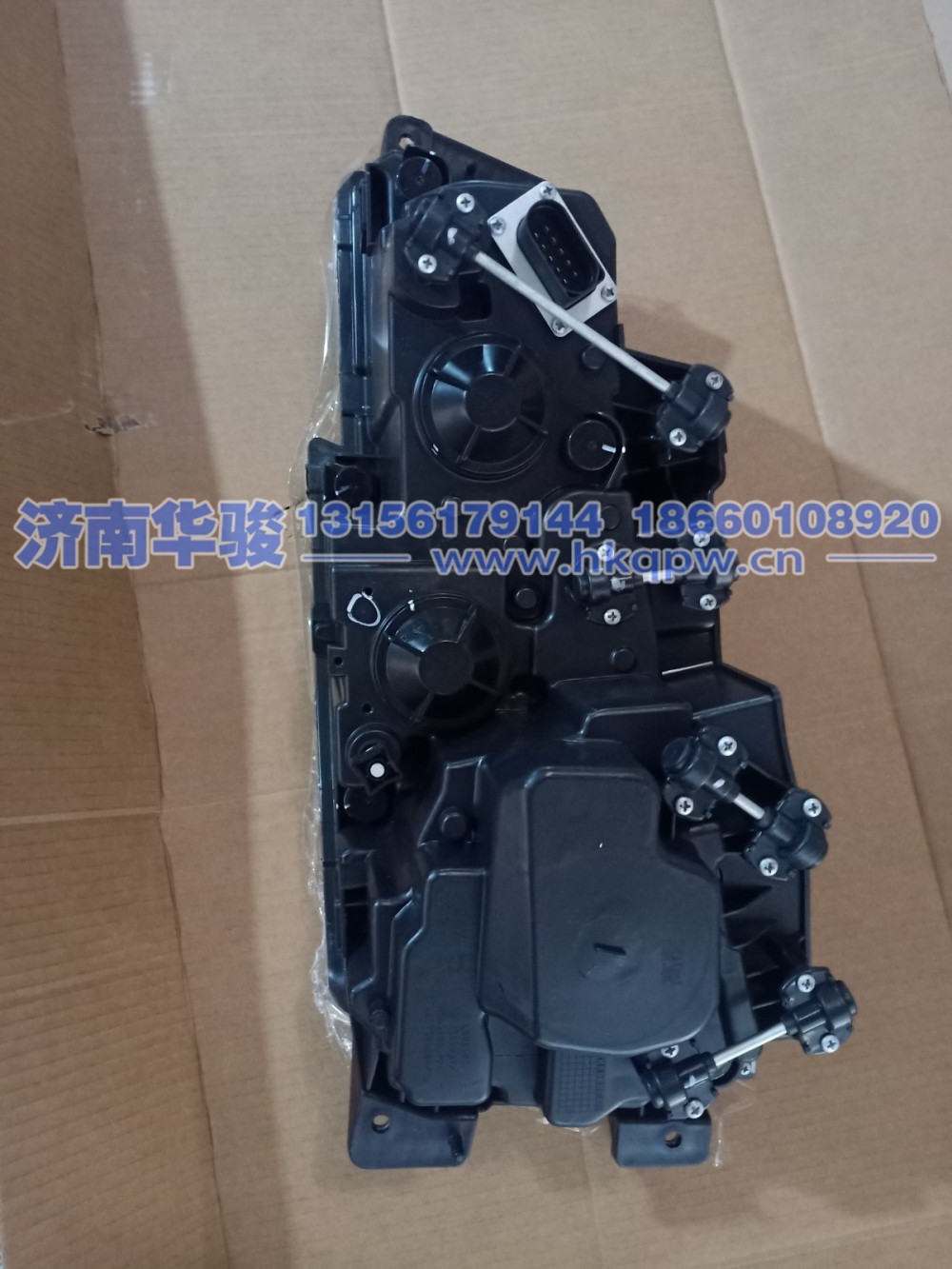 41GLMN25-21040右前组合灯总成  华菱  星凯马  汉马 甲醇 新能源 G2