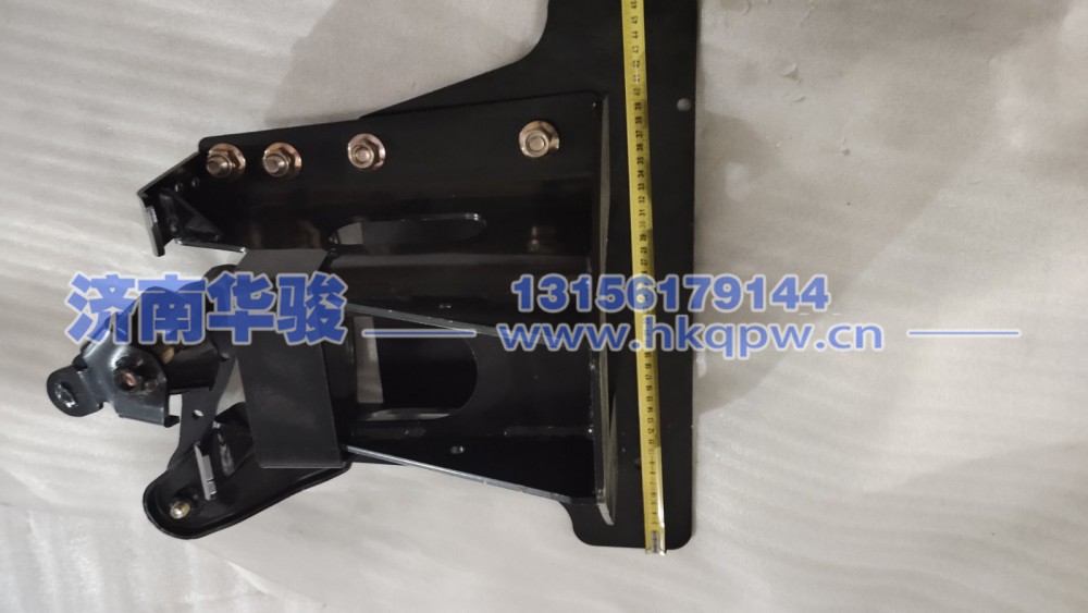 50A-01140右后悬置总成
