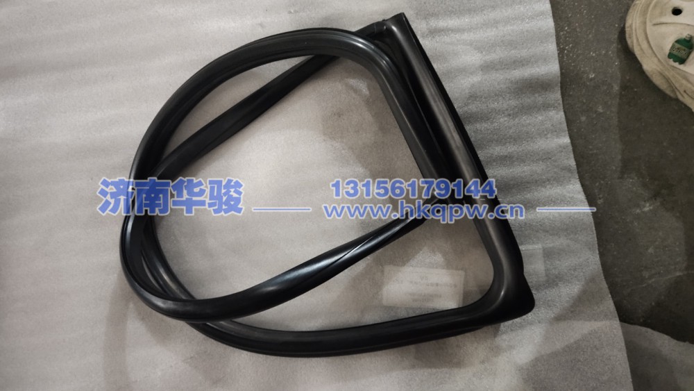 61B1-07046右三角窗密封条
