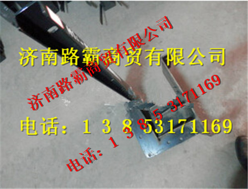 35084030010.jpg,重工翼板前支架,济南汇德卡汽车零部件有限公司