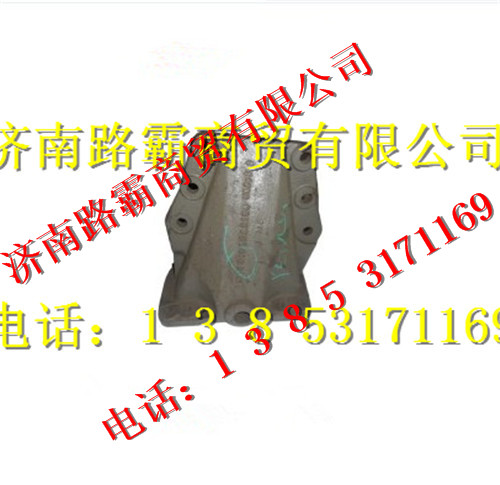 199100520156.jpg,STR斯太尔左前钢板后支架,济南汇德卡汽车零部件有限公司
