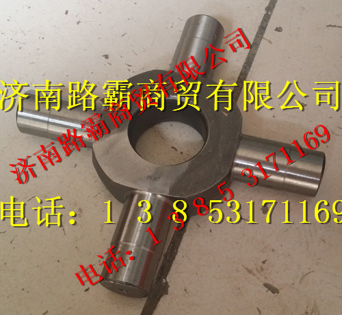 TZ56077000250.jpg,豪威60矿大江差速器十字轴,济南汇德卡汽车零部件有限公司