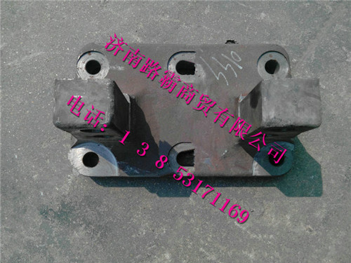 DZ9112340199.jpg,F3000后桥制动气室支架,济南汇德卡汽车零部件有限公司