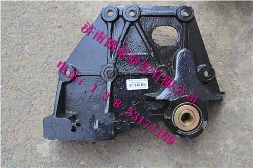 DZ9114526272.jpg,F3000前簧后支架右,济南汇德卡汽车零部件有限公司
