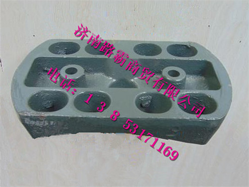 AZ9925520366.jpg,10款后钢板盖板,济南汇德卡汽车零部件有限公司