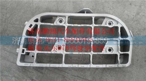 WG1684240704,重汽新斯太爾D7B右下腳踏板,濟南鵬翔汽車配件有限公司