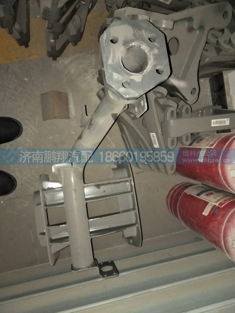 WG9925930190,T7M腳踏板支架,濟南鵬翔汽車配件有限公司