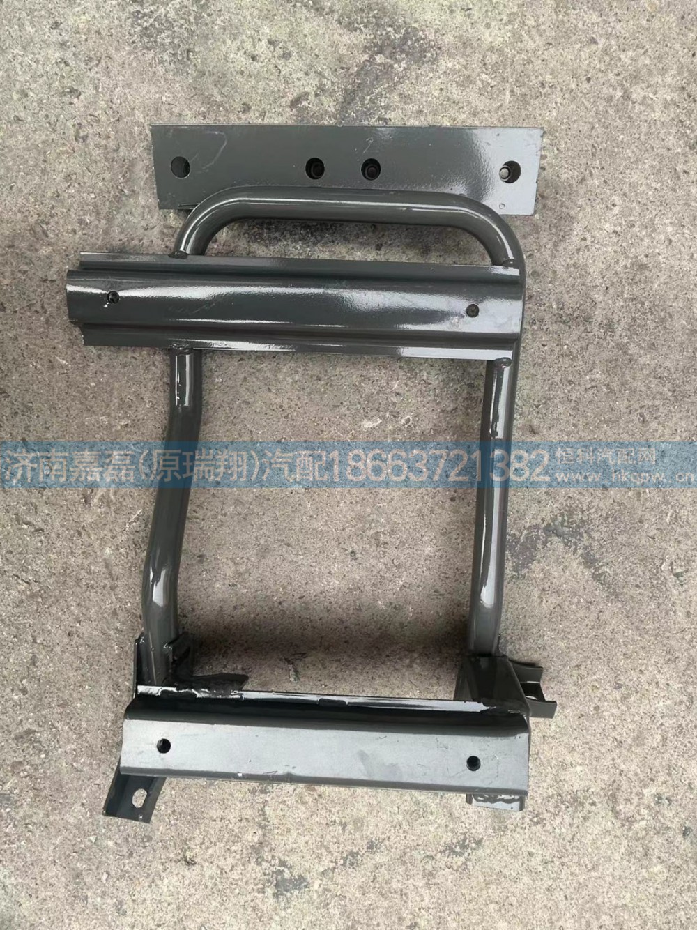 WG1664234048低位叶子板右后支架