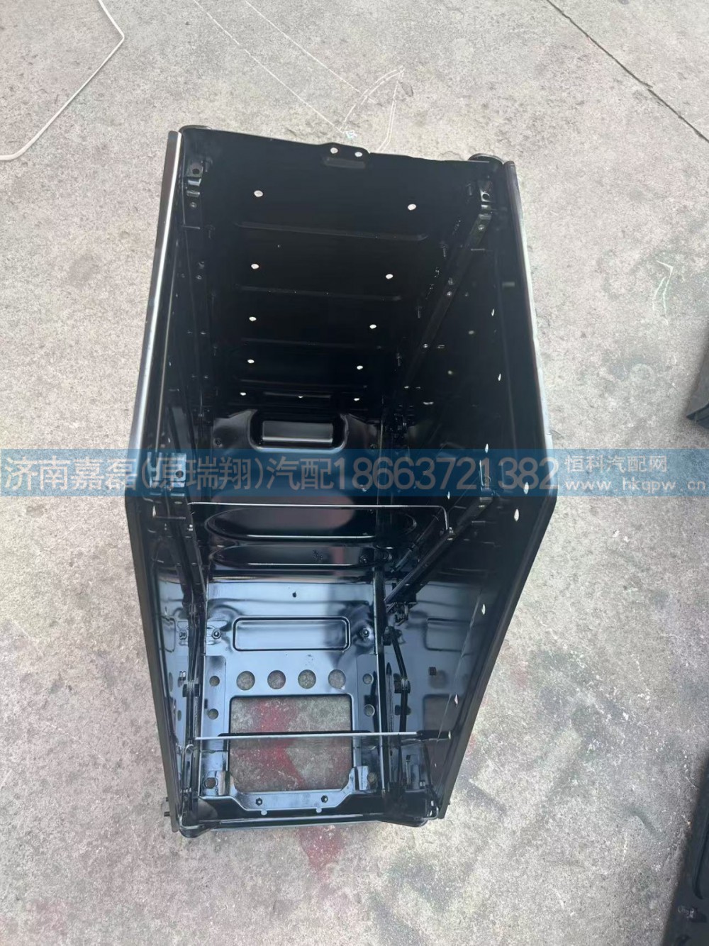 DZ97189762000陕汽H3000电瓶箱体