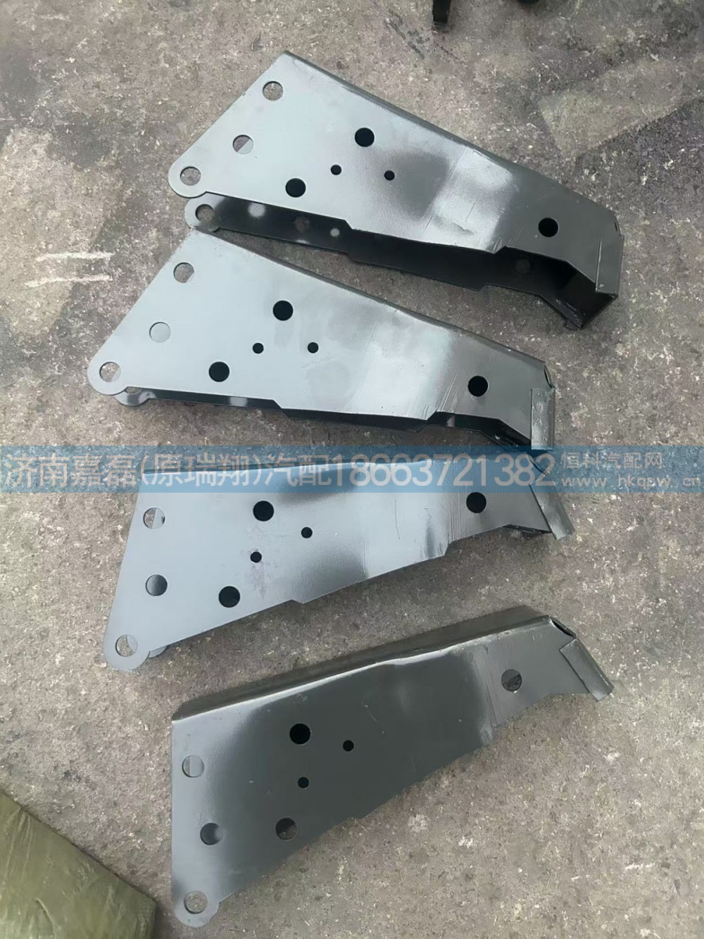 WG1664440023驾驶室后悬过渡支架总成