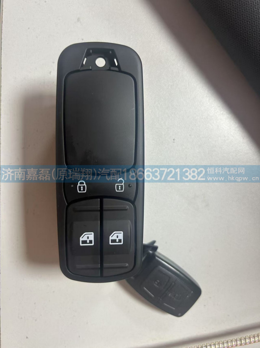142599000035A/60136925三一左玻璃升降器开关 国六
