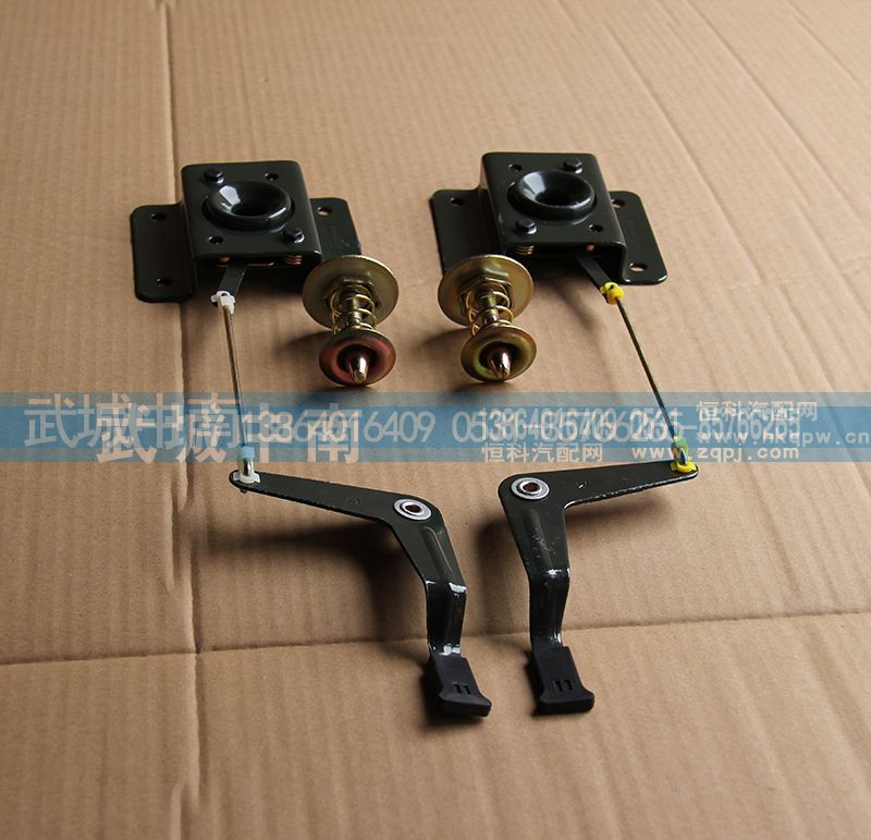WG1642110027,面罩锁总成 左豪沃,济南武城重型车外饰件厂