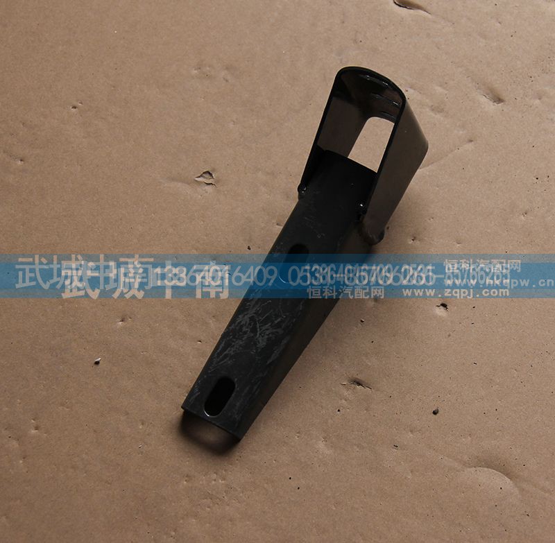 WG9725930017,上车踏板支架（低位）豪沃,济南武城重型车外饰件厂