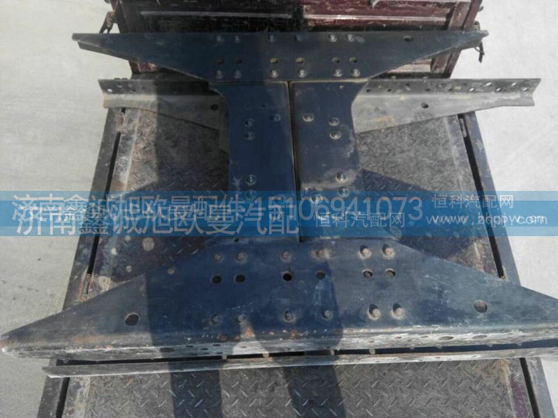 1325828088023,第三橫梁,濟南鑫誠旭歐曼汽車配件有限公司