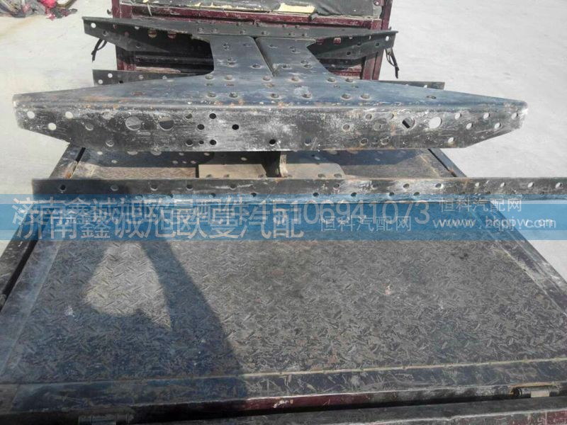 1325828088023,第三橫梁,濟南鑫誠旭歐曼汽車配件有限公司