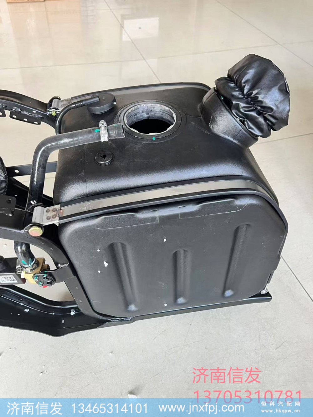 CS8MT-360,CS8MT-360江淮尿素箱濟(jì)南信發(fā),濟(jì)南信發(fā)汽車配件有限公司