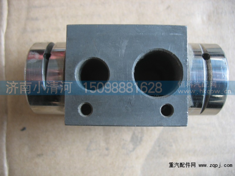 ６３００５００３０２２３１,气门摇座　,济南小清河汽配有限责任公司