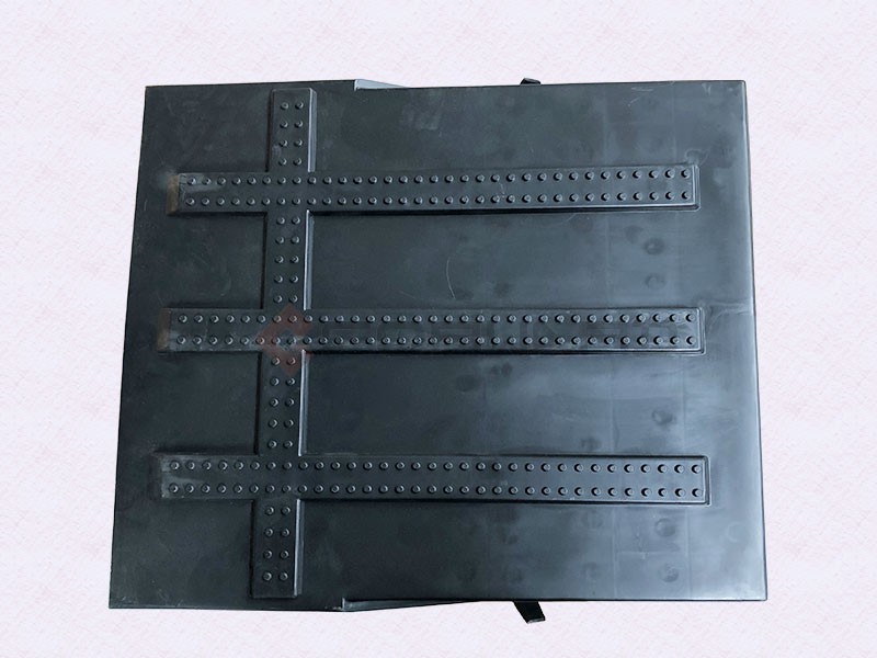37961208,Battery cover (commercial),济南向前汽车配件有限公司