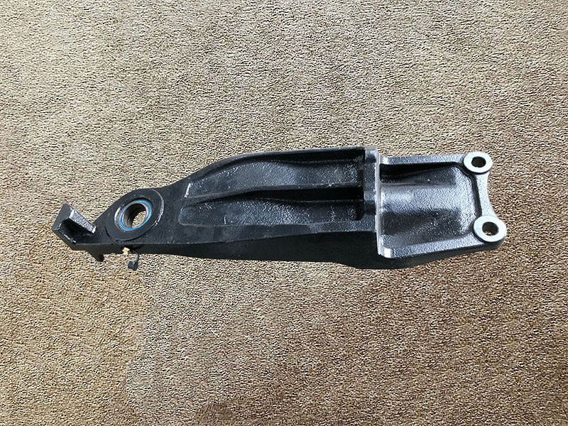 DZ15221432078,前悬右支座总成Front overhang right support,济南向前汽车配件有限公司