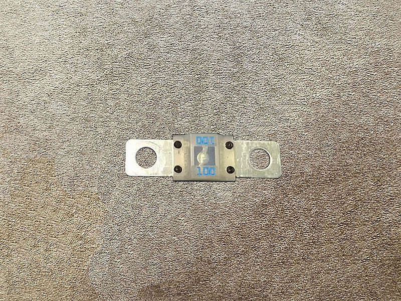 199018710022,100A保險(xiǎn)絲，100A   fuse,濟(jì)南向前汽車配件有限公司