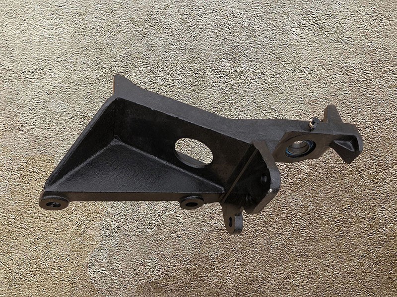 DZ14251430056,前悬右支座总成Front overhang right bearing,济南向前汽车配件有限公司