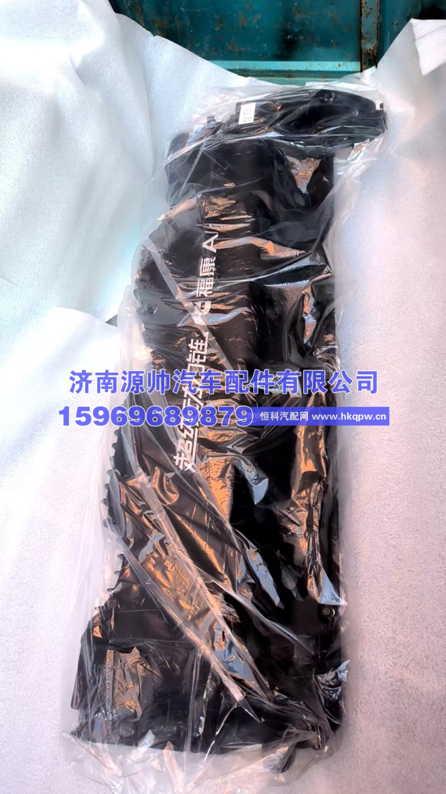 欧曼气门室罩盖  5718656