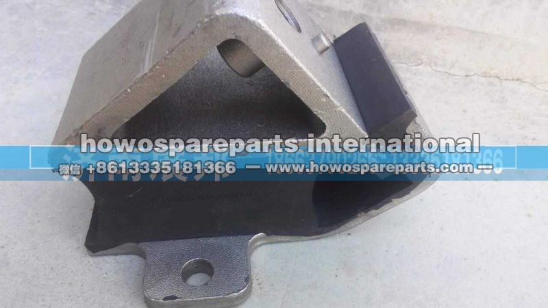 WG9725590600,T7发动机前橡胶支承总成,济南冠泽卡车配件营销中心