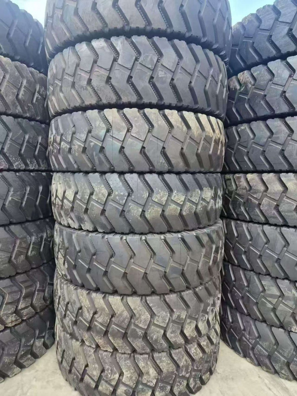 16.00R25 钢丝轮胎