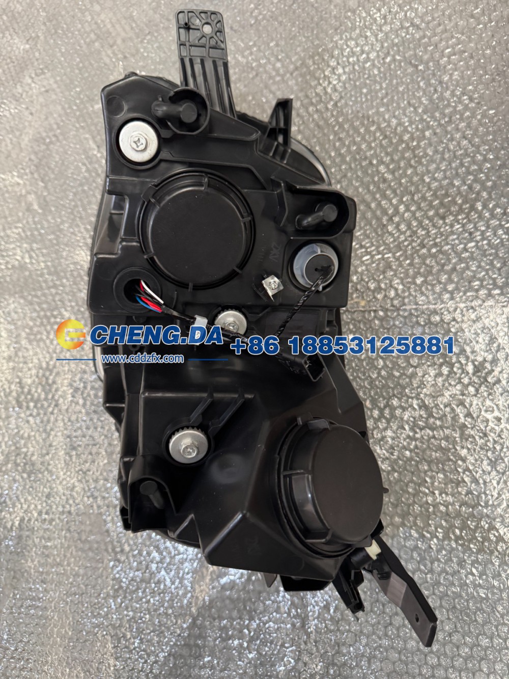 LDP42A963R9000957大灯
