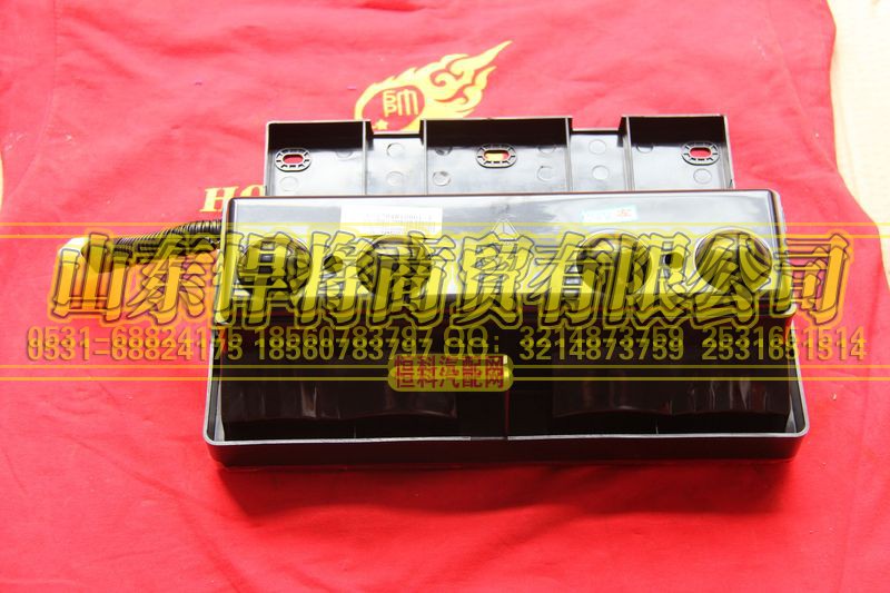 LG9704810001,HOWO豪沃轻卡组合后尾灯(左),山东悍将商贸有限公司 LG9704810001,HOWO豪沃轻卡组合后尾灯(左),山东悍将商贸有限公司