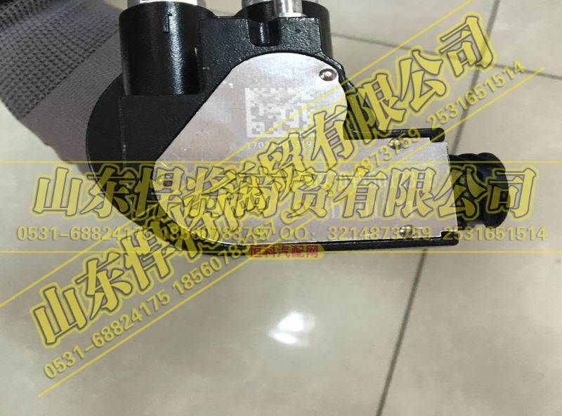 LG9704550123,HOWO豪沃轻卡油位传感器,山东悍将商贸有限公司