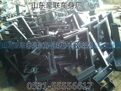,重汽豪沃 陕汽德龙  奥龙底盘配件轮胎,山东豪联车身制造厂