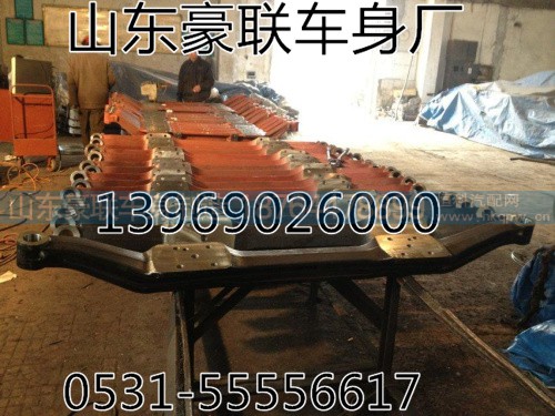 陕汽德龙F2000前轴总成8吨前轴总成,陕汽德龙F2000前轴总成8吨前轴总成,山东豪联车身制造厂