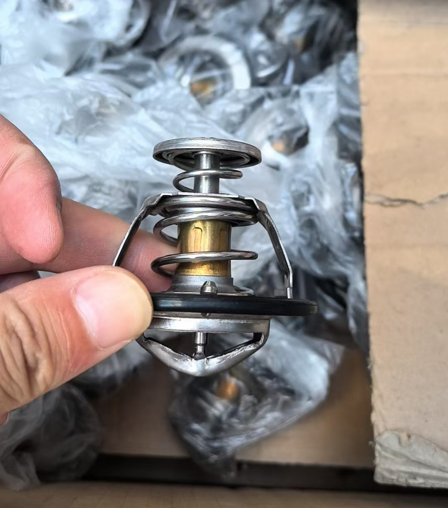 杭发MC03MC2.8节温器芯83度030V06402-0202
