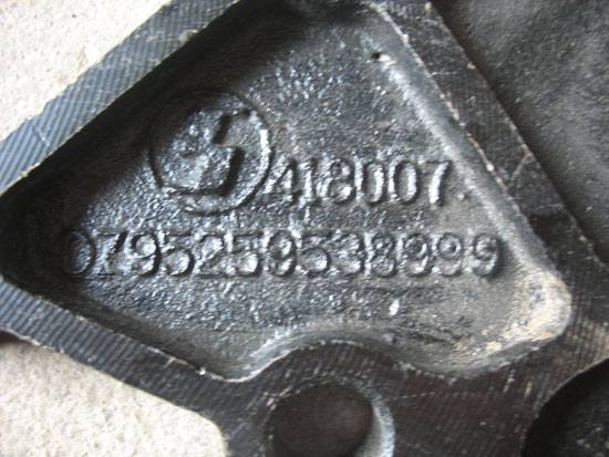 DZ95259538999,水箱过渡支架,济南山运重汽配件营销中心