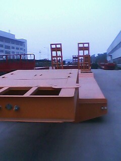 ,全新挂车拉挖掘机的运输车,山东梁山恒达二手货车有限公司