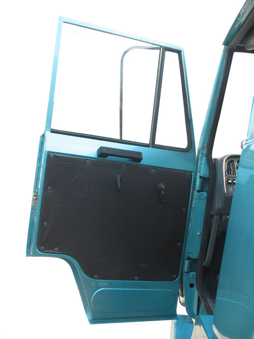 ,,济南钟信驾驶室专营店