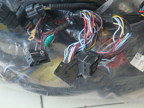 豪沃驾驶室线束（AZ9727770001）图2