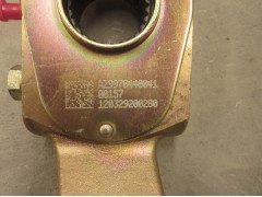 AZ9970440041,前制动臂（左）,济南恒亦重卡汽车配件有限公司