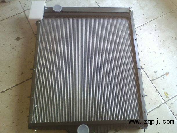 重汽豪運(yùn)新款中冷器水箱N(xiāo)Z9525530113價(jià)格930元/NZ9525530113