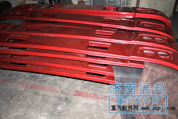 让利促销 原厂装车HOWO保险杠总成AZ1641241003图3