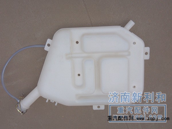 ,老式奔驰膨胀水箱,济南新利和汽车配件有限公司