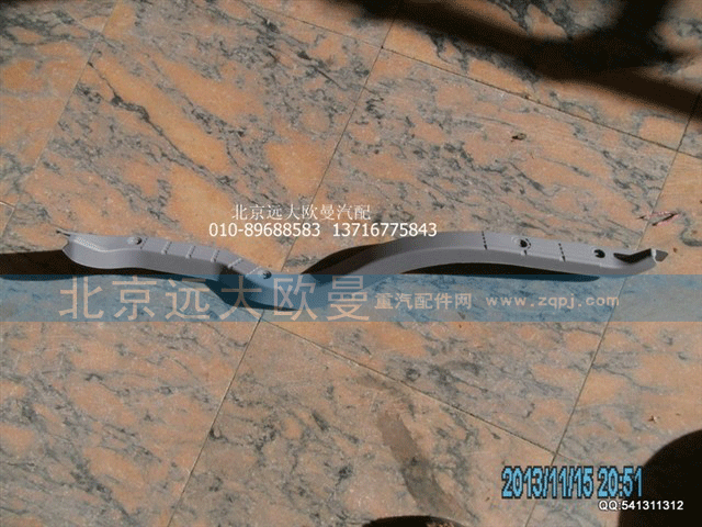 1B24951200007 门槛压条左