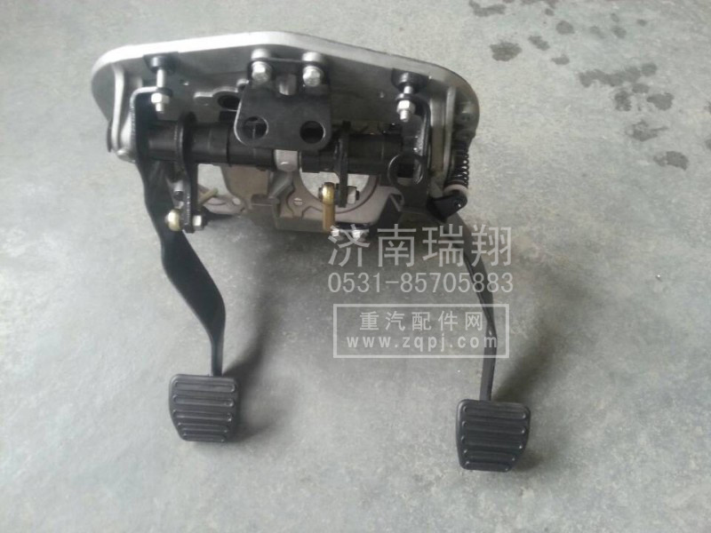 DZ92189230310,组合踏板总成,济南嘉磊汽车配件有限公司(原济南瑞翔)
